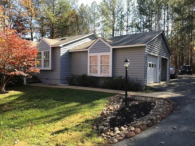 570 Jefferson Dr — Photo 1