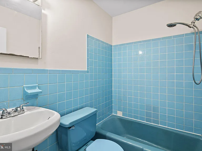 190 Maple Ave — Photo 13