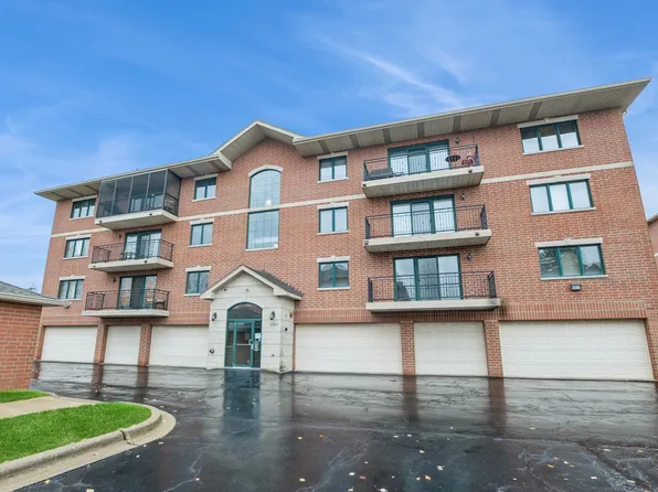 6820 W Winding Trl Unit 203, Oak Forest, IL 60452