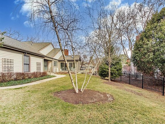 5th image of 12 Warrington Dr