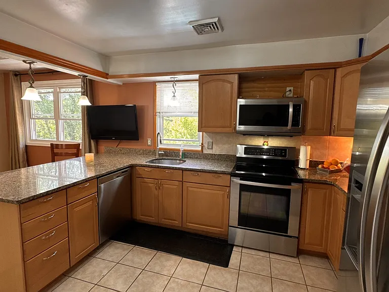 4902 Creek Dr — Photo 12