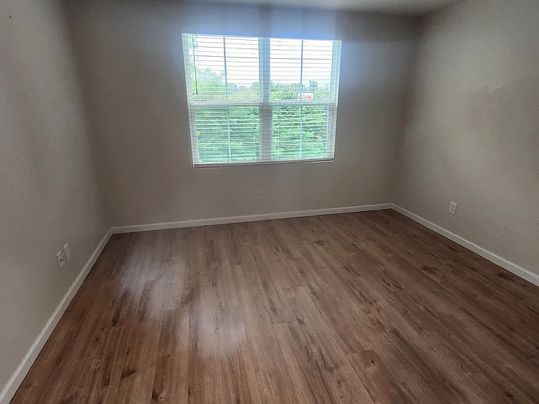 525 Hampton Townes Dr — Photo 12