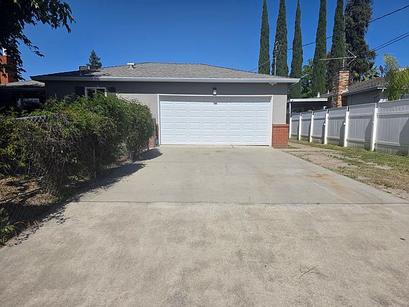 2nd image of 1133 S Minaret Ave