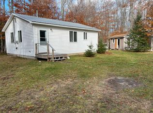 E 22524 Maryann Dr, Grand Marais, MI 49839