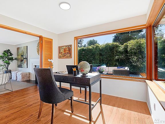 5th image of 4248 Shoreclub Dr
