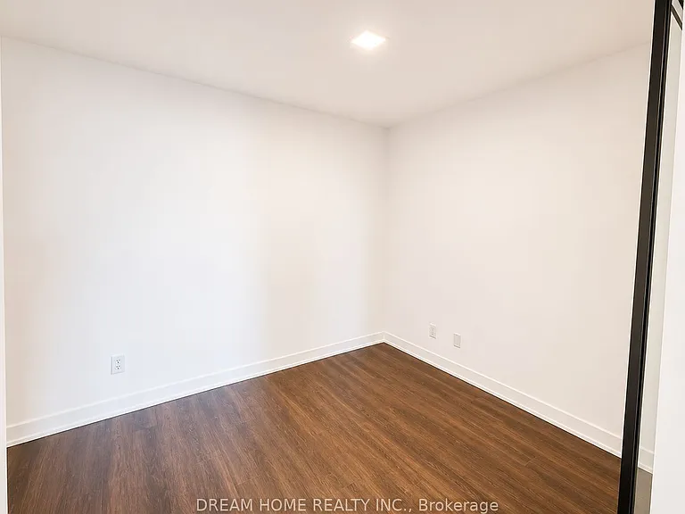 609 Sherbourne St #806 — Photo 8