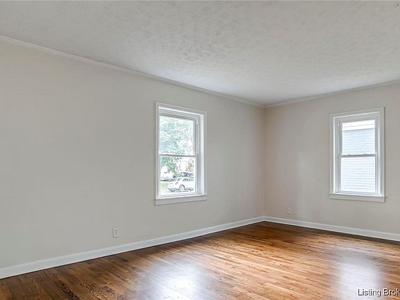 4th image of 620 N Marshall Avenue