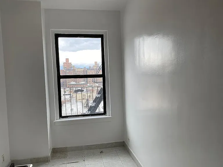 211 W 106th St #12D — Photo 4