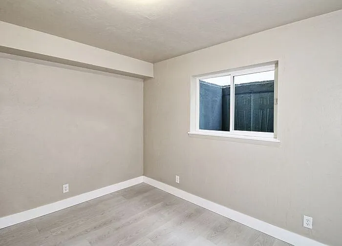 915 Grand Ave — Photo 12