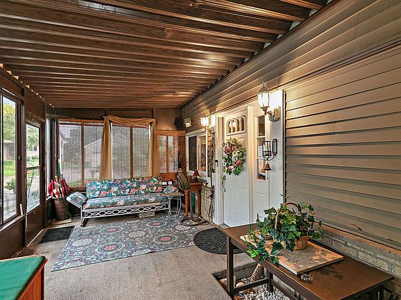 3rd image of 38 Elm Ave
