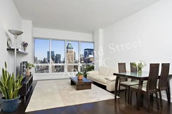 Rented by Corcoran | media 34