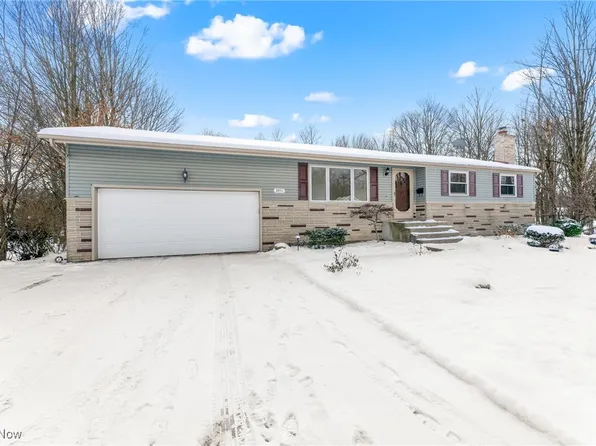 3997 Timber Ln, Youngstown, OH 44511