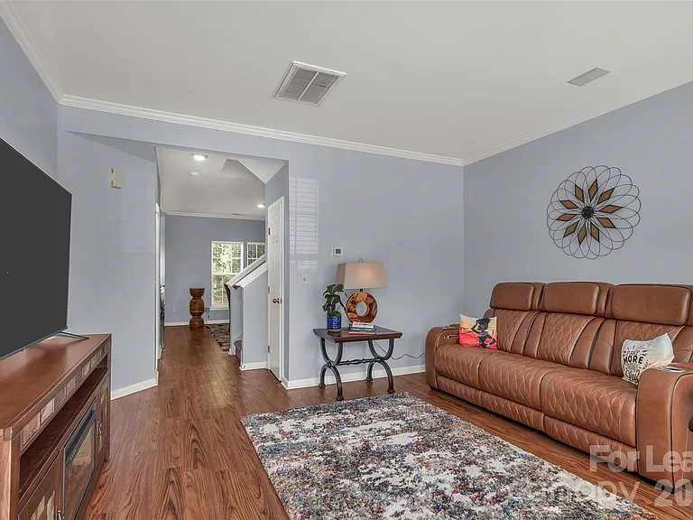 1802 Robinwood Village Dr — Photo 6