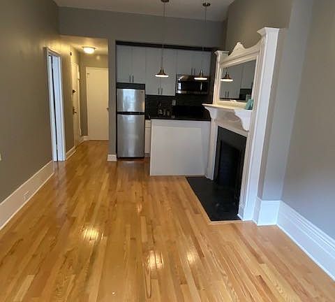4th image of 309 W 78th St #A4