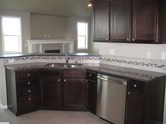 5th image of 520 NW Aspen Ct