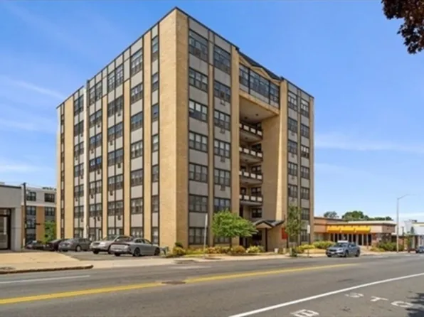 340 Main St APT 705, Melrose, MA 02176