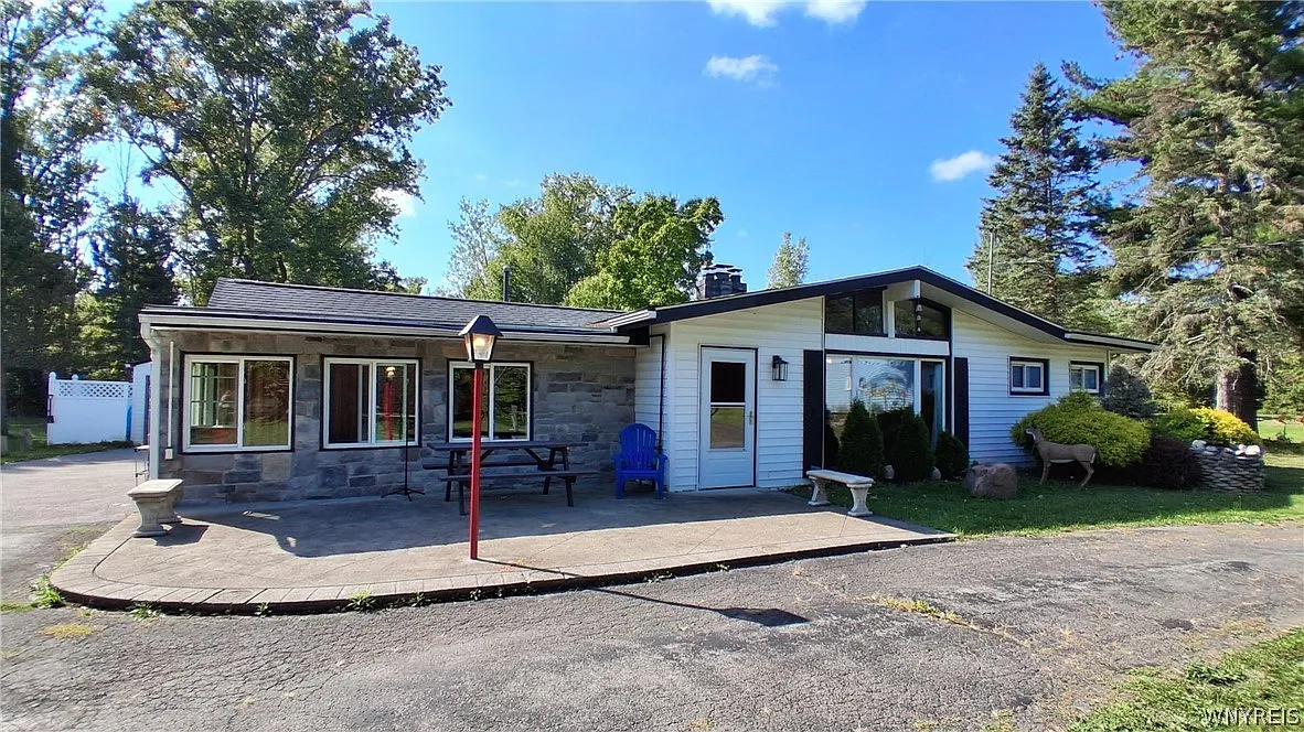 8420 Northfield Rd photo 1