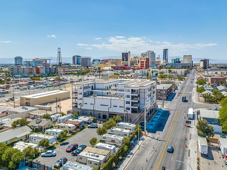 shareDOWNTOWN - Fremont East District — Photo 17
