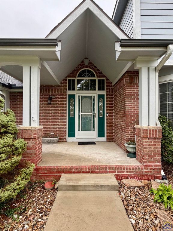 2027 SW West Trail Rd, Topeka, KS - View 4
