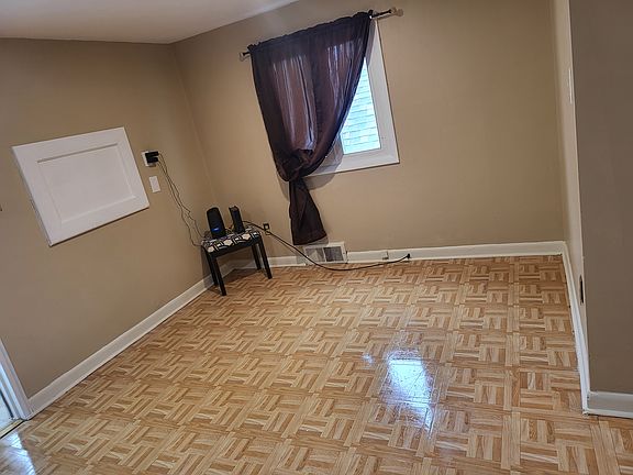 5th image of 339 Crowley Ave