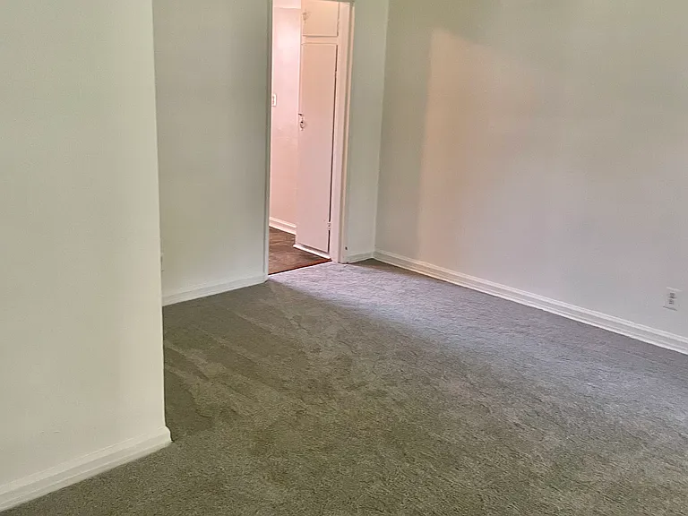 3 Springwood Cir #E — Photo 8