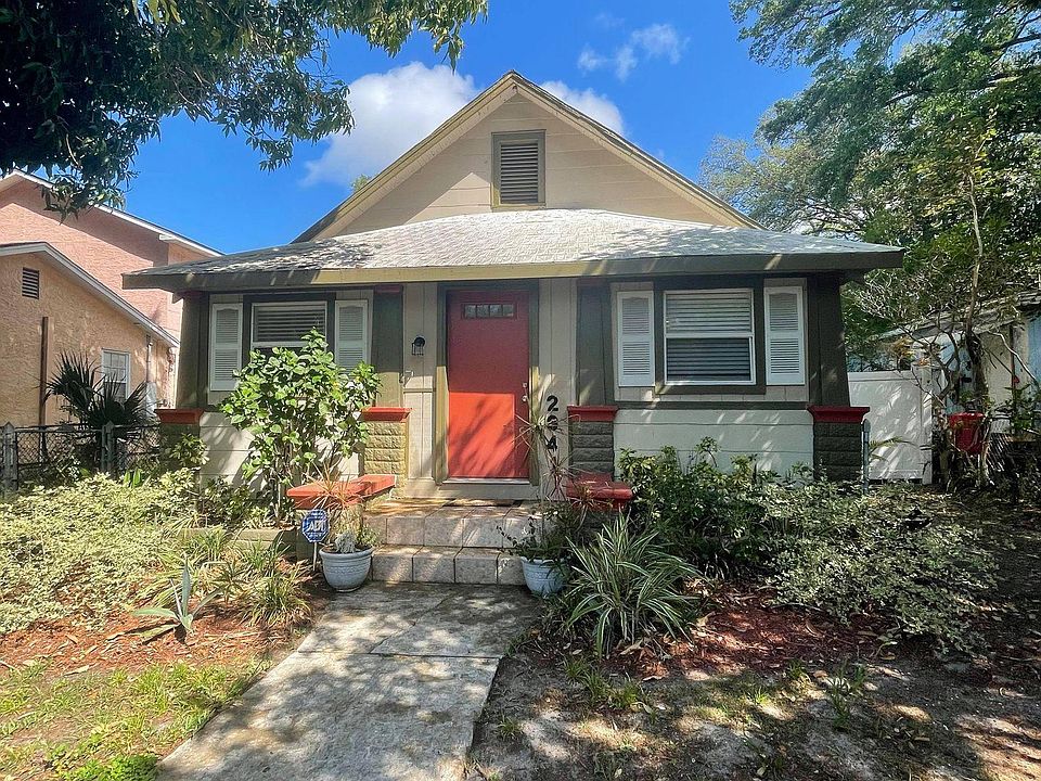 Welcome home! 1920's Bungalow