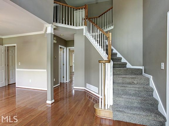 4th image of 117 Old Settlers Ct