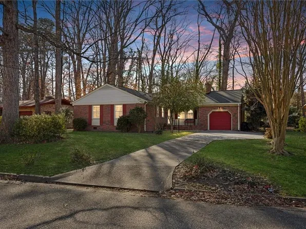 93 Nicewood Dr, Newport News, VA 23602