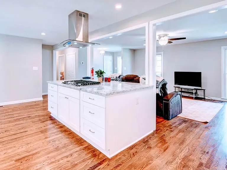 10208 Cumming Hwy — Photo 3