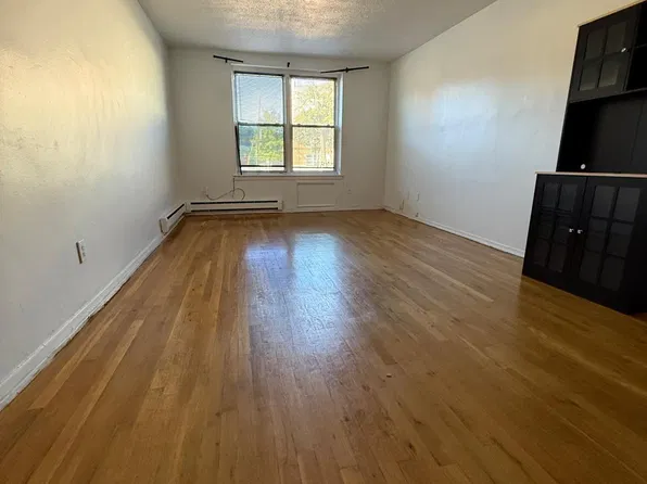 (undisclosed Address), Bronx, NY 10461