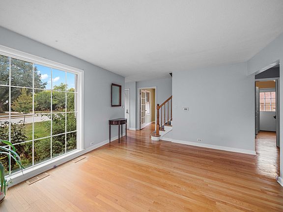 3rd image of 2126 Hickory Ct