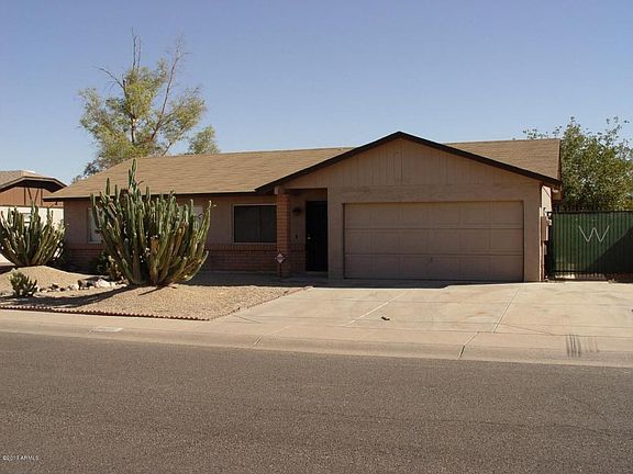 3rd image of 10817 W Sells Dr
