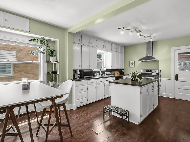 3159 Wendover Dr — Photo 8