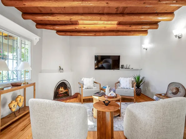 1413 Santa Cruz Dr, Santa Fe, NM 87505