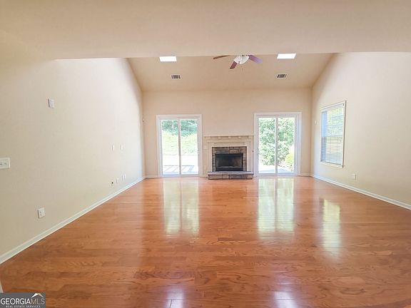 3rd image of 3955 Village Estates Ct