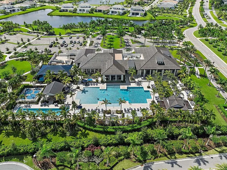 9124 Coral Isles Cir — Photo 71