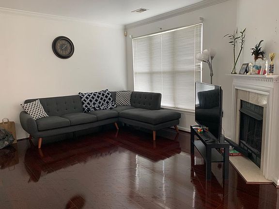 3rd image of 12913 Alton Sq APT 415