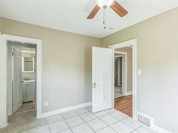 3612 Pennington Rd, Shaker Heights, OH 44120