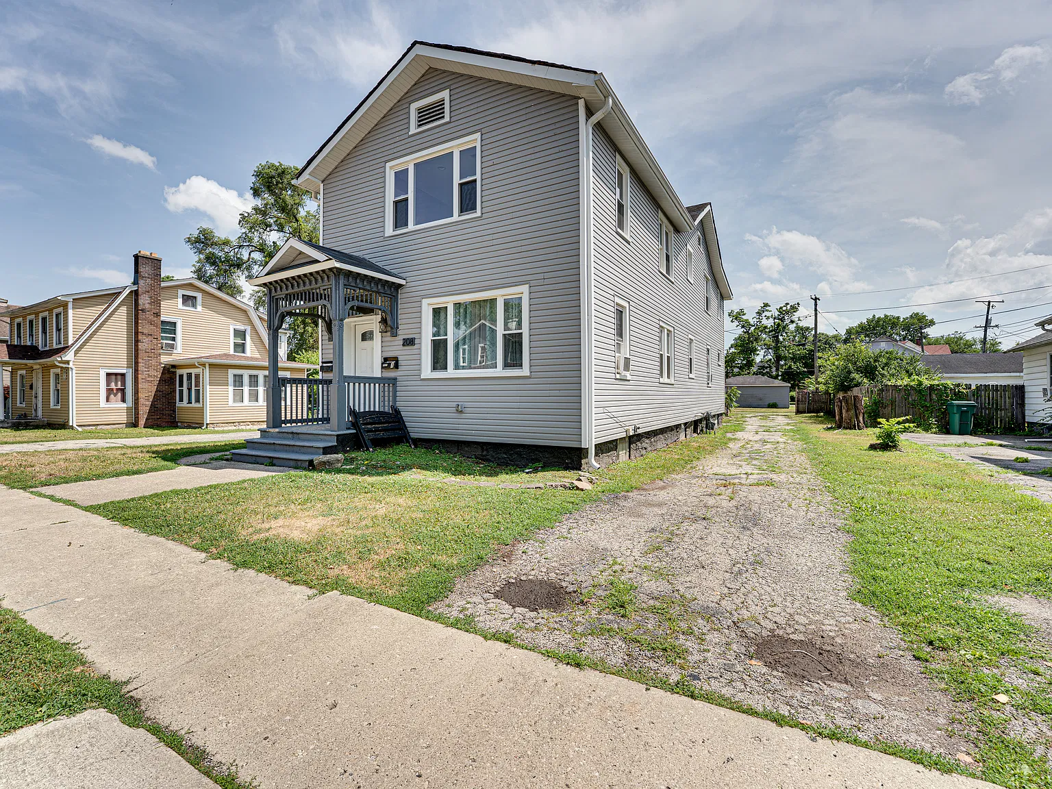 3 bed, 1300 sqft, $1,750 — Photo 2