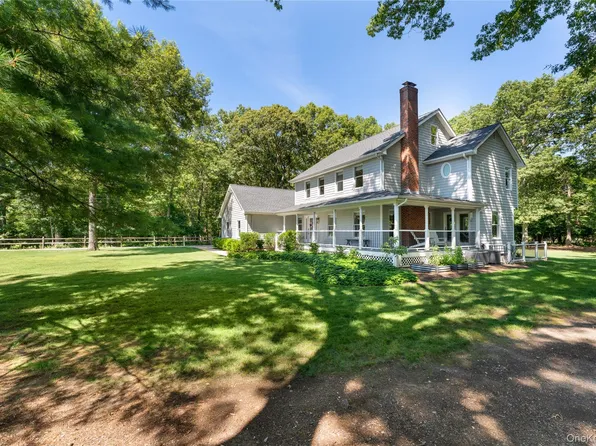 93 Chestnut Street, Mount Sinai, NY 11766
