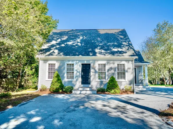 40 Old Church Street, Yarmouth Port, MA 02675