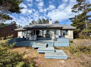 3332 Edgewater Dr, Cheboygan, MI 49721