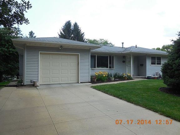 3rd image of 158 Glenn Dr