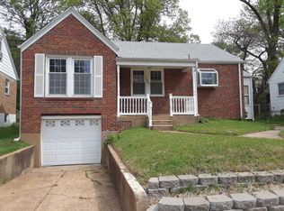 9045 McNulty Dr, Saint Louis, MO 63114