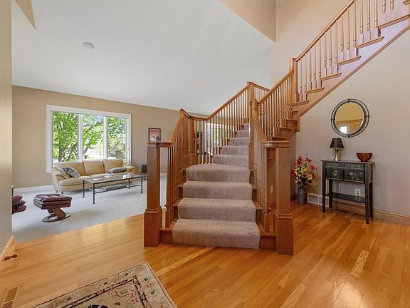 2nd image of 1525 22nd Ave NW