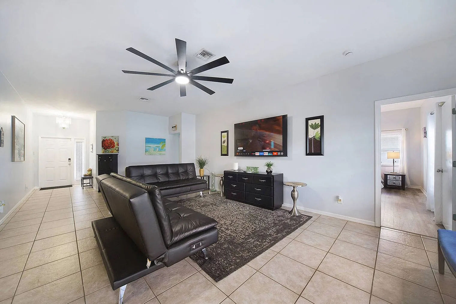 3 bed, 2.0 bath, 1593 sqft, $4,050 — Photo 1