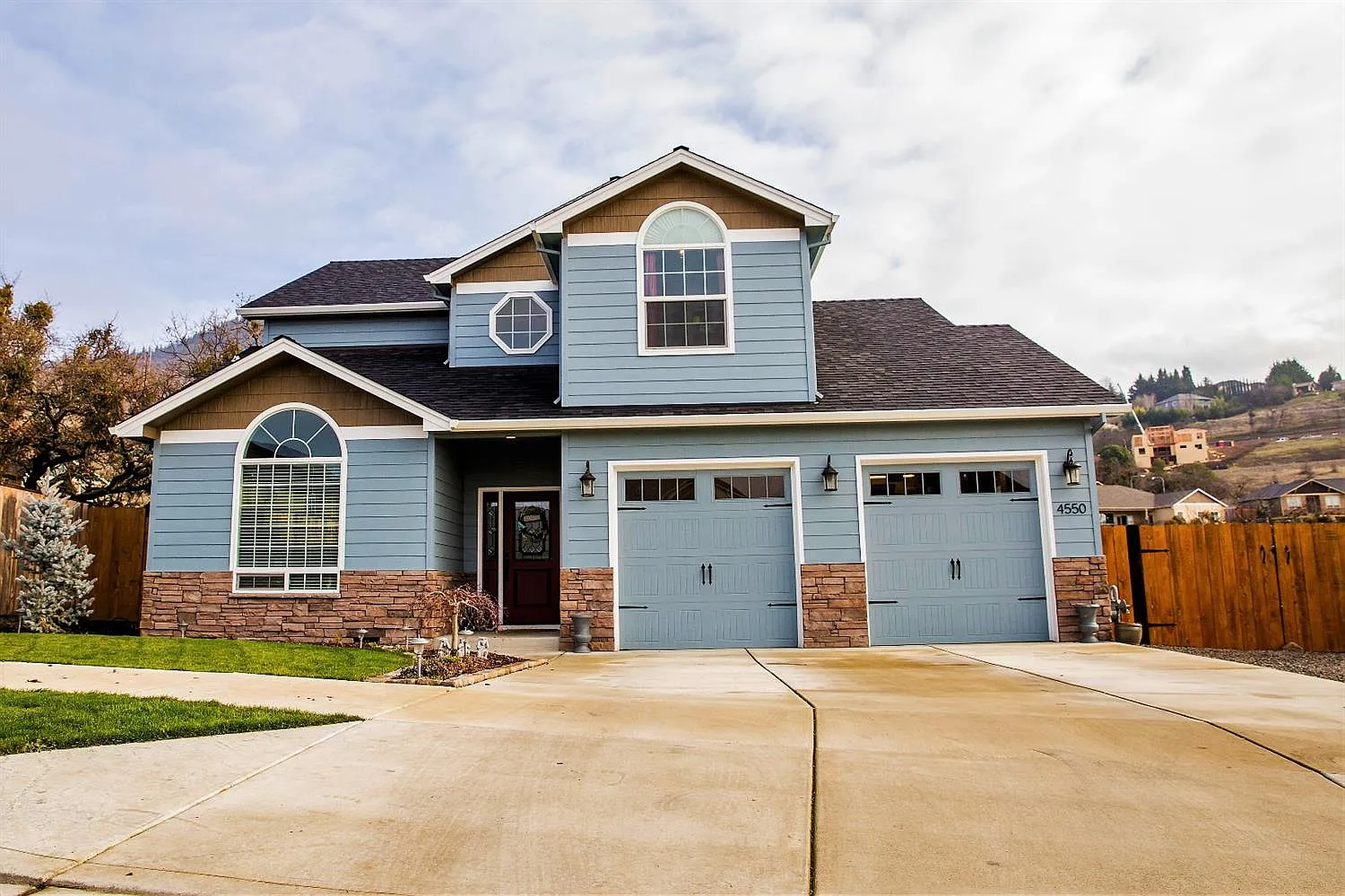 4550 Deer Ridge Dr photo 1