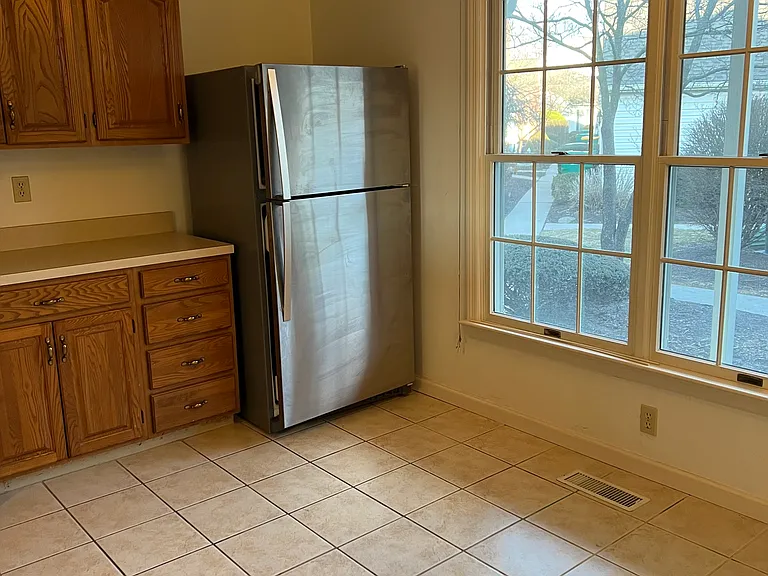 2077G Raleigh Rd — Photo 8