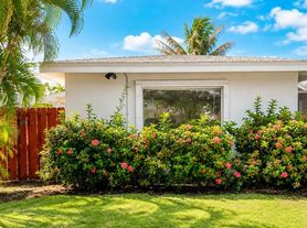 1925 NE 26th St, Fort Lauderdale, FL