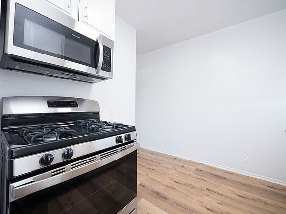 3rd image of 5716 Tujunga Ave #111-18